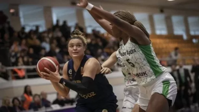 Nesibe Aydın'da Fenerbahçe galibiyeti coşkusu