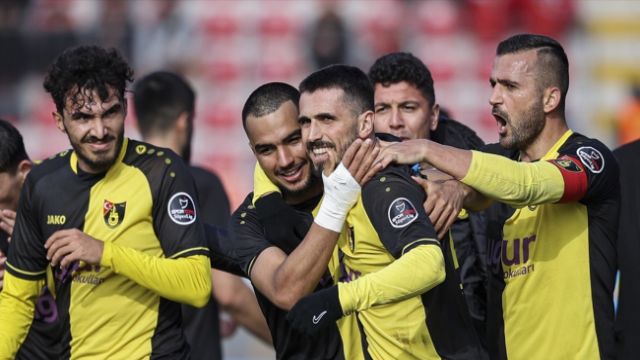 HangiKredi Ümraniyespor 0 - İstanbulspor 2