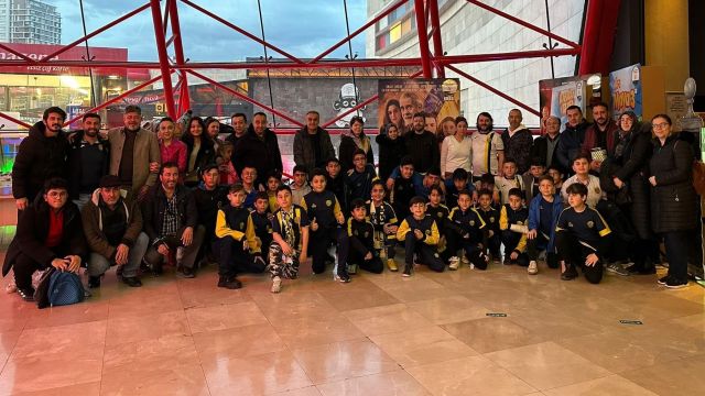Batıkent Futbol Okulu,"Tek Yürek İmalat-ı Harbiye" filmini toplu olarak izledi