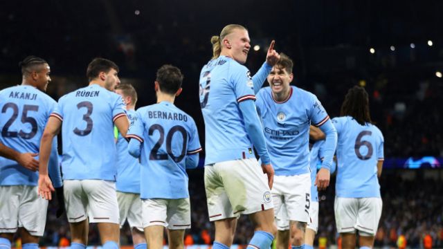 Manchester City ezdi geçti