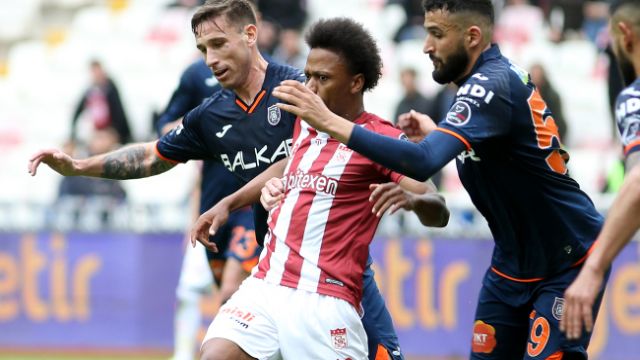 Demir Grup Sivasspor 1 - Medipol Başakşehir 1