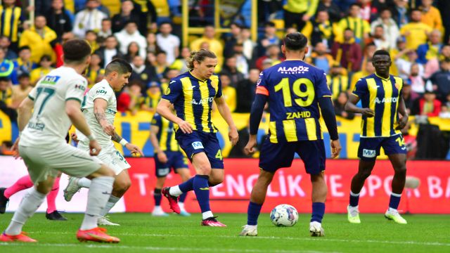 Muhteşem ikinci yarı ve harika galibiyet (3-1)