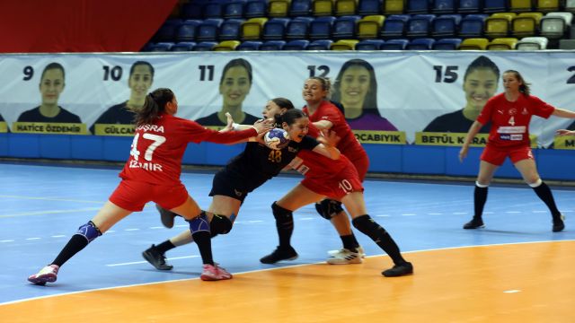 Yenimahalle play-off’a İzmir galibiyeti ile başladı