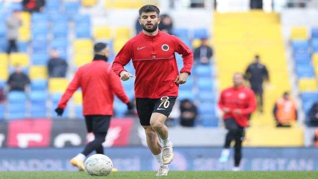 Mete Kaan Demir farkı !
