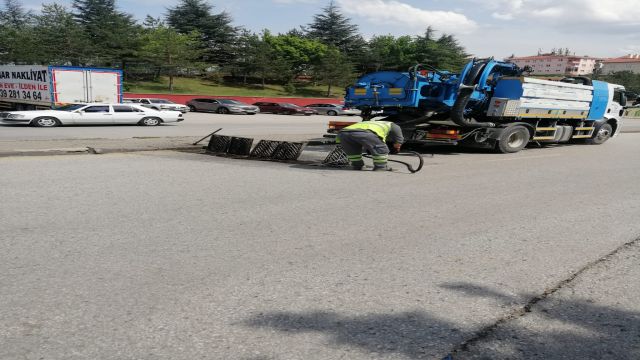 Başkent'ten haber | ASKİ Mayıs ayında 40 bin ızgara temizliği yaptı