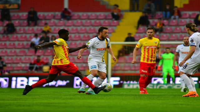 Kayserispor 0 - MKE Ankaragücü 1 İkinci yarı oynanıyor