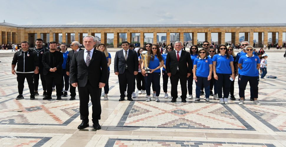 Şampiyonluk kupası Anıtkabir'de!