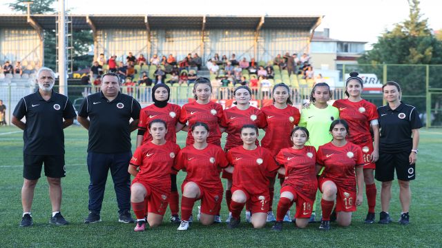 Gençlerbirliği U17 Kız Futbol Takımı Ankara şampiyonu oldu