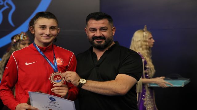 MKE Ankaragücü Güreş Takımı Sporcusu Elmira Yasin Dünya üçüncüsü