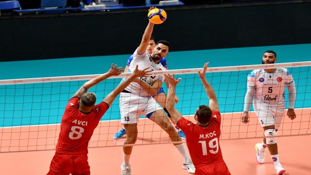 Dostluk maçı Halkbank'ın!