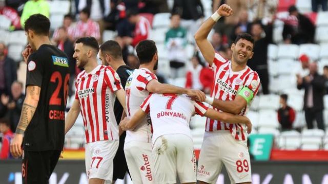 Bitexen Antalyaspor 2 - Karagümrük 1