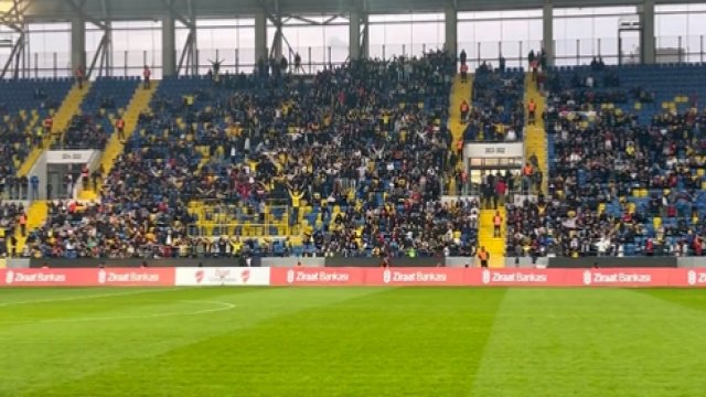 Eryaman Stadı'nı futbol okulu öğrencileri ısıttı