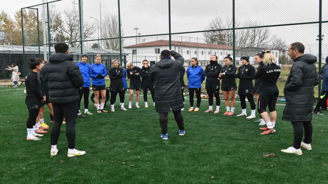 Şampiyon Fomget'li futbolcular, Başkentlileri Beşiktaş maçına davet ettiler...