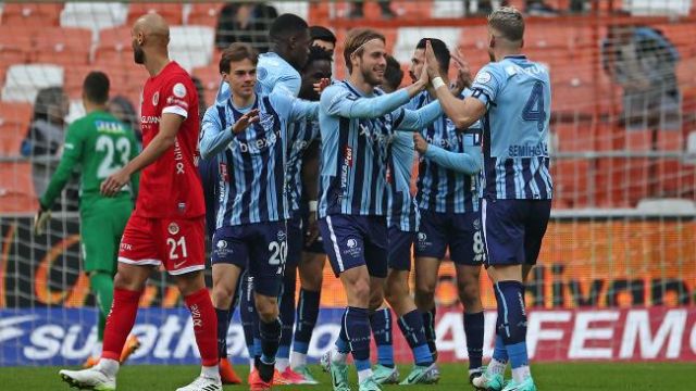 Yukatel Adana Demirspor, evinde Bitexen Antalyaspor'u 2-1 yendi.