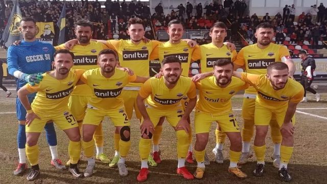 1926 Polatlı Belediyespor önüne geleni deviriyor!