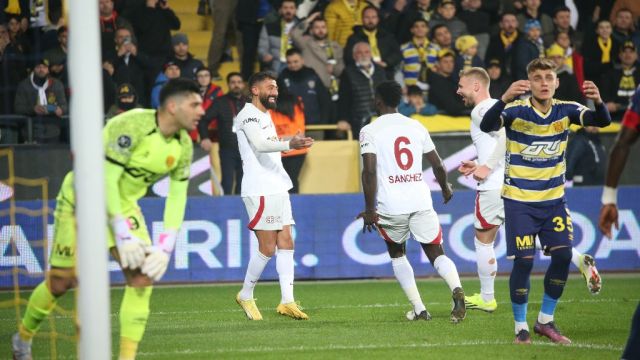 Oyun rezalet, sonuç felaket 0-3