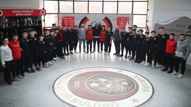 Spor lisesi öğrencileri, Sinan Kaloğlu’yla bir araya geldi