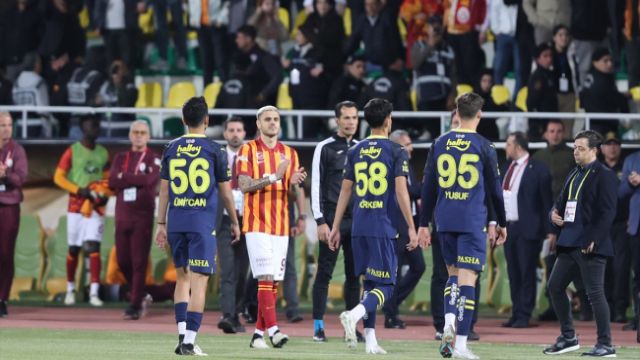Fenerbahçe çekildi, Süper Kupa maçı yarıda kaldı