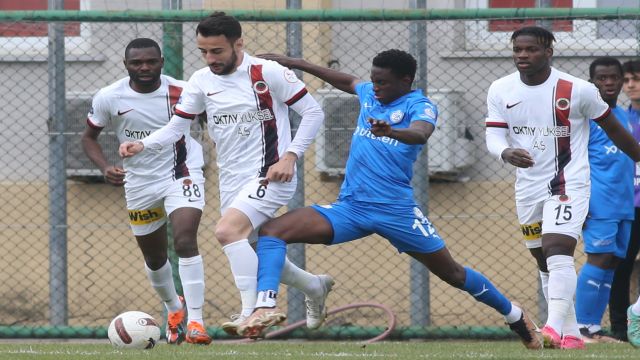 Play-off uzatmalarda kaçtı 1-1