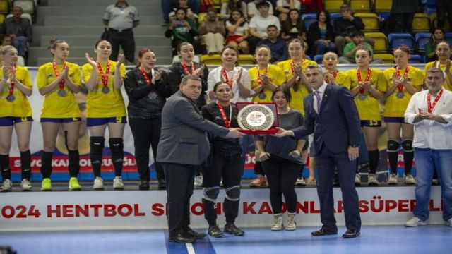 Yenimahalle Belediyespor ikinci oldu