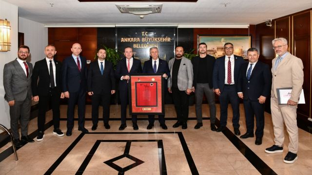 Gençlerbirliği'nden Mansur Yavaş’a hayırlı olsun ziyareti