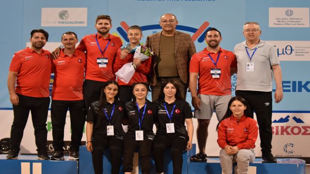 Halterde önemli başarı
