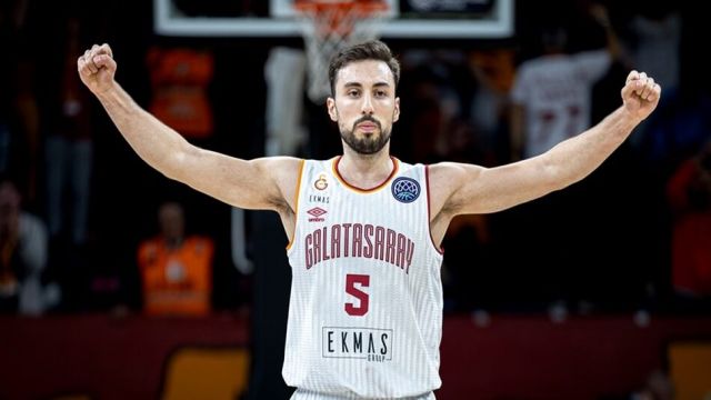 İsmet Akpınar Türk Telekom'da!