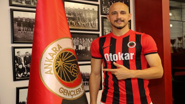 Gençlerbirliği kaleci Erhan Erentürk’ü transfer etti
