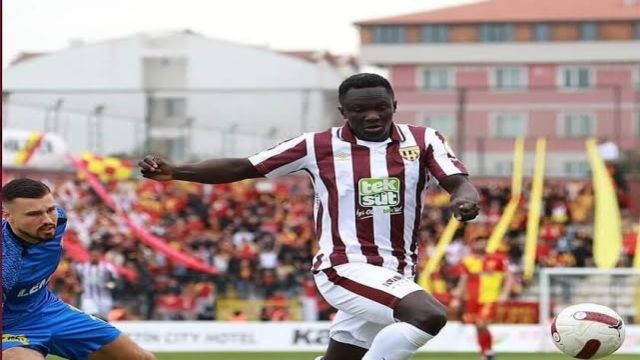 Gençler'de forvete Djitte!