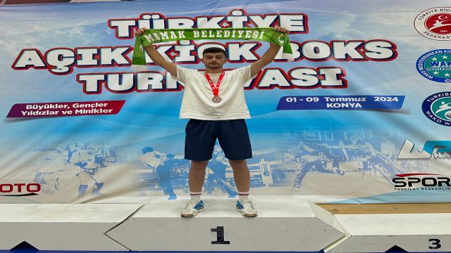Mamaklı Kickboks’cudan Türkiye İkinciliği
