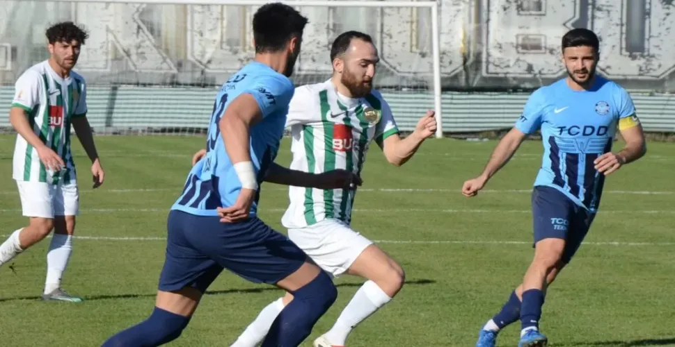 Ankara Demirspor üstünlüğü koruyamadı sahadan 1 puanla ayrıldı