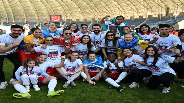 Gençlik ve Spor Bakanı Osman Aşkın Bak, ABB Fomget'i tebrik etti