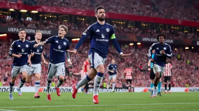 Manchester United ve Tottenham avantajlı