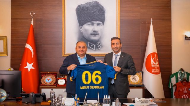 Mesut Özarslan'ın jesti takdir topladı