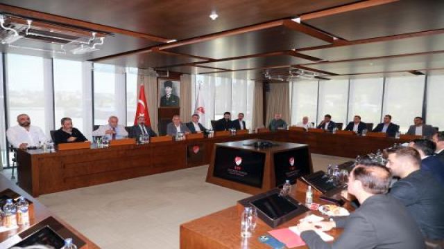 TFF Başkanı Hacıosmanoğlu, TFF 2. Lig Kulüp yöneticileriyle görüştü