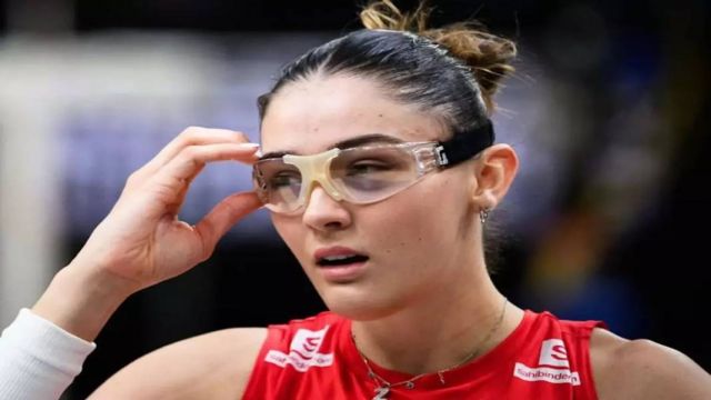 Zehra Güneş'in gözlükleri ilgi odağı oldu