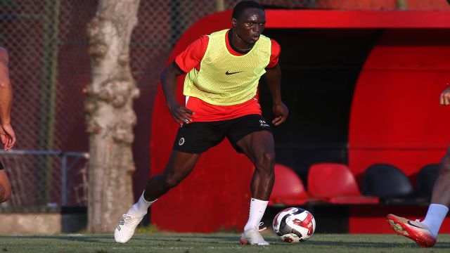Adama Traore ilk antrenmanına çıktı