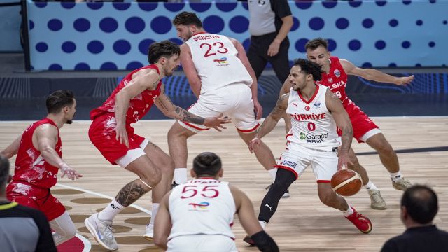 Dev adamlardan, dev başarı... Yarı finaldeyiz!