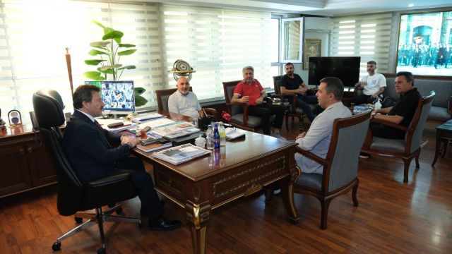 Etimesgutspor, Ankaragücü Onursal Başkanı Mehmet Yiğiner'e nezaket ziyaretinde bulundu