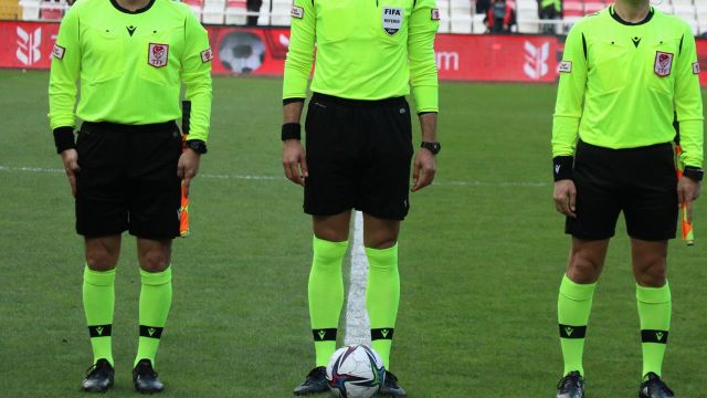 Süper Lig ve 1.Ligde hakemler açıklandı...