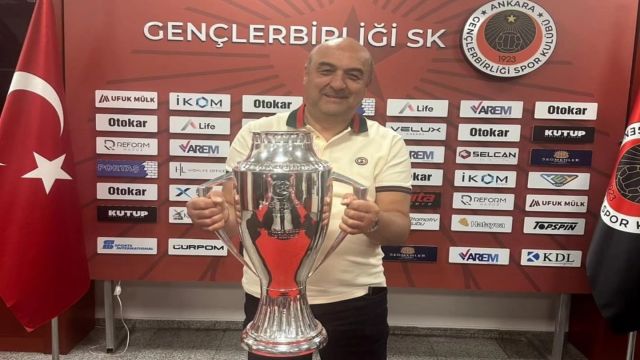Gençlerbirliği yönetim kurulu üyesi Erhan Kızılmeşe taraftar sorularına cevap verdi