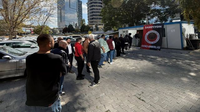 Gençlerbirliği'nde genel kurul için imza toplama kampanyası sürüyor...
