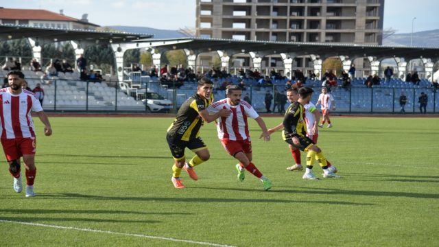 Kahramankazan Belediyespor, 2 Eylülspor'u 2-0'lık skorla mağlup etti...