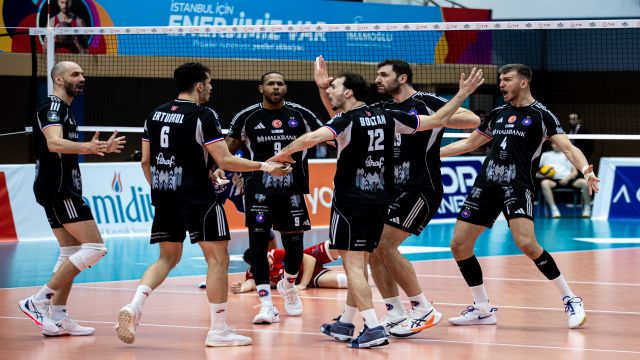 İstanbul Büyükşehir Belediyespor: 3  - Halkbank: 1