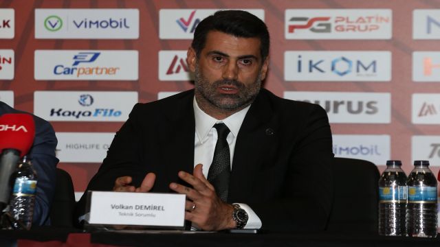 Volkan Demirel kariyerinde bir ilk yaşadı.