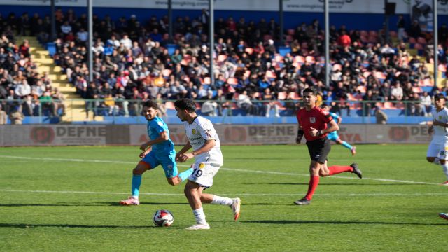 Ankaragücü'nün genç kadrosu sonunu getiremedi. Hakemin penaltı kararı maçın dengesini değiştirdi