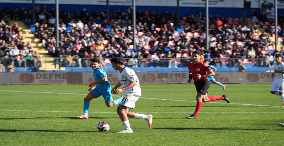 Ankaragücü'nün genç kadrosu sonunu getiremedi. Hakemin penaltı kararı maçın dengesini değiştirdi