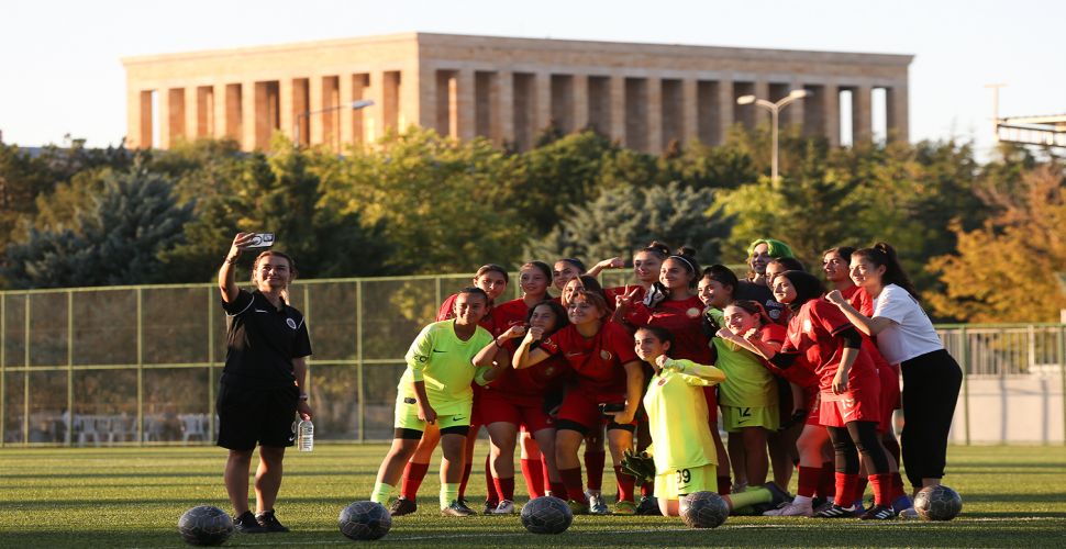 Gençlerbirliği Kadın Futbol Takımına Fair Play Ödülü