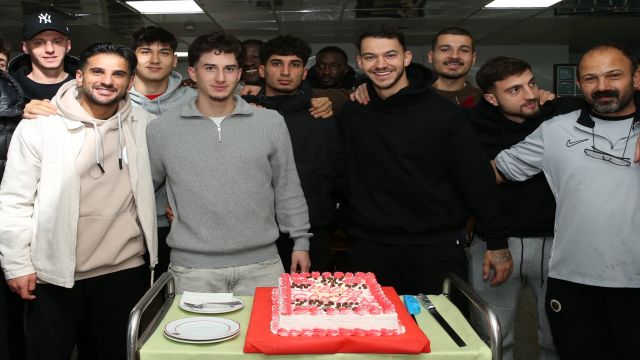 Gençlerbirliği'nde Pedro ve Göktan’a süpriz doğum günü kutlaması