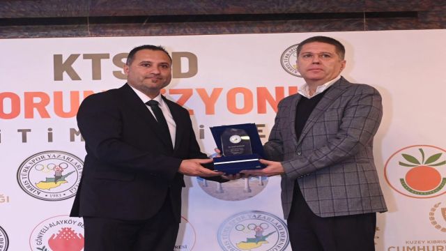 Gençlerbirliği'ne KKTC'den şükran plaketi